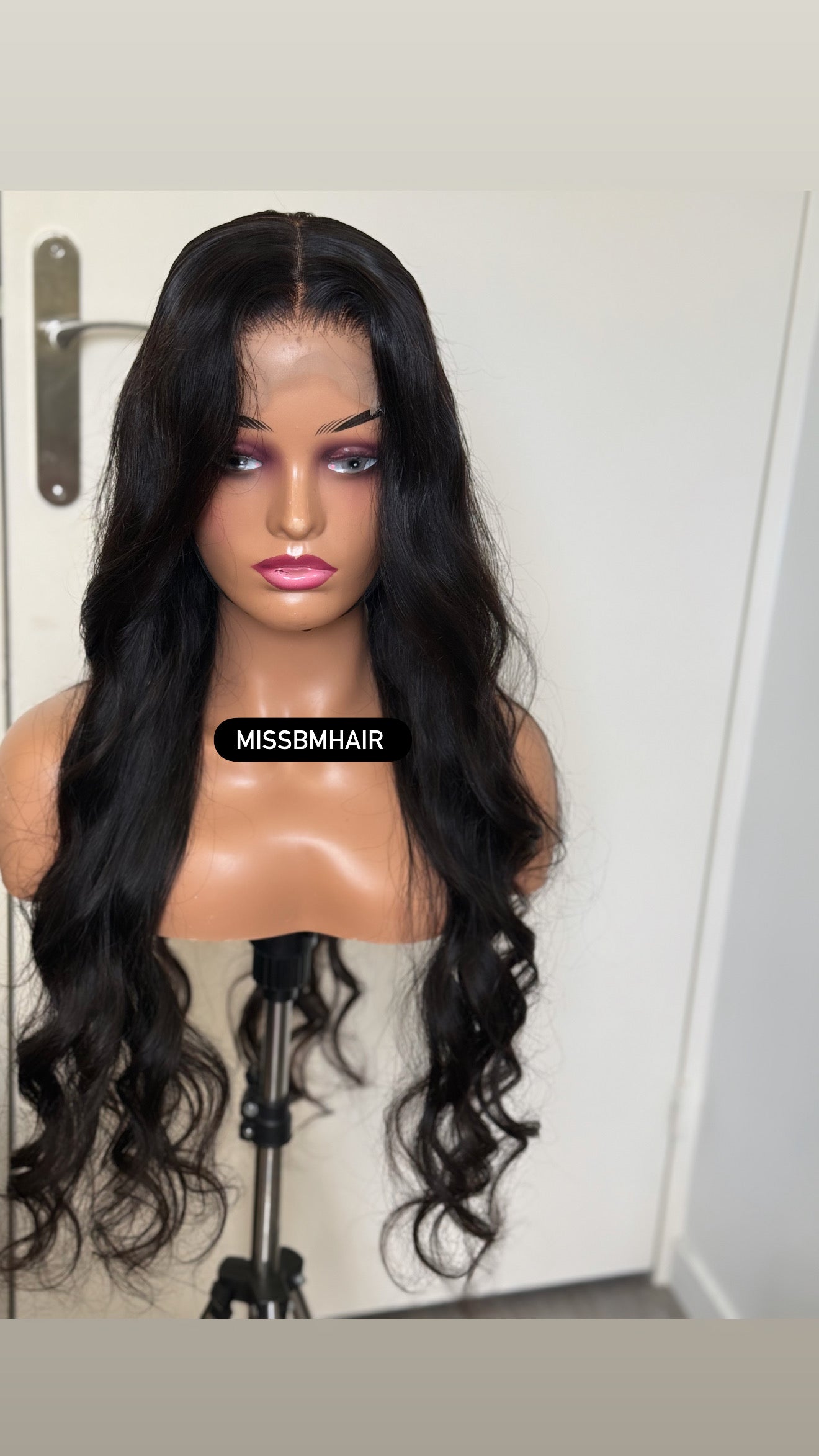 perruque HD 5x5 28 pouces ondulés prete a porter